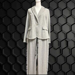 Gray Women's Suit in Sporty-Elegant Style Size: M